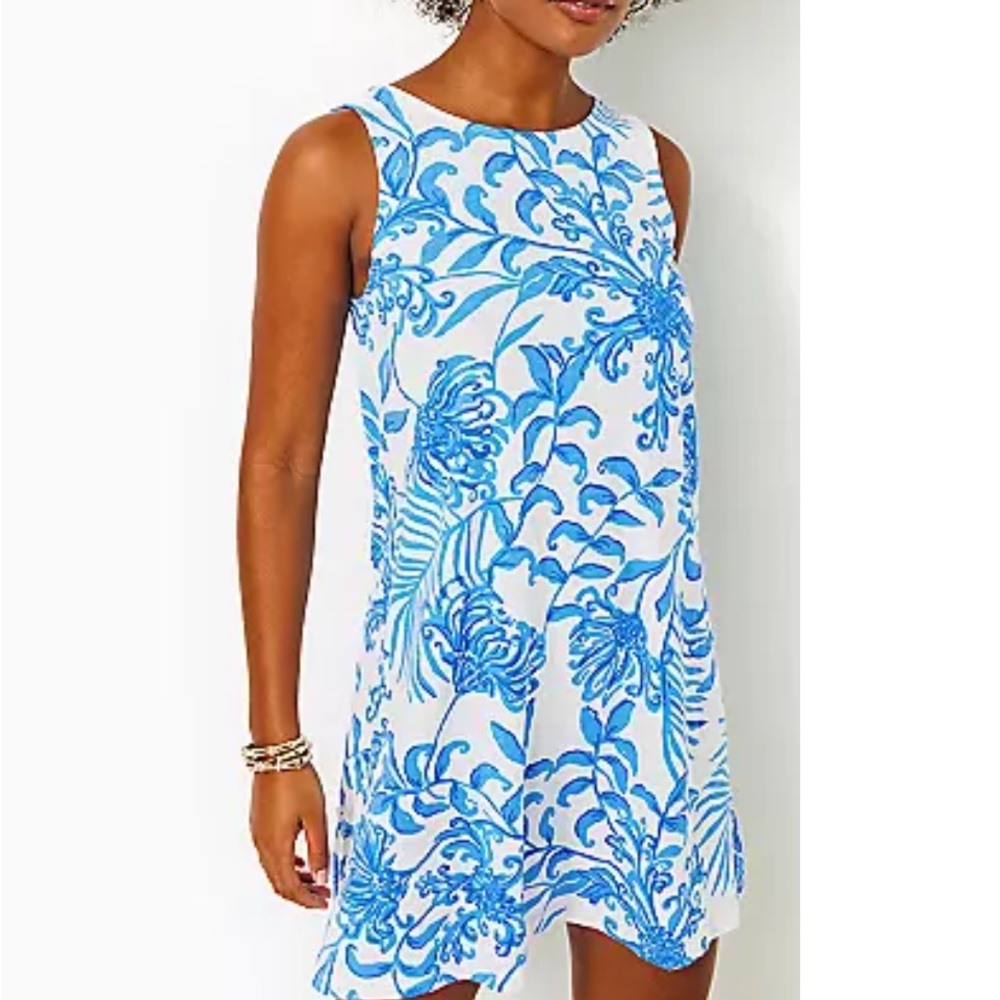 Lilly Pulitzer Eliza cotton dress in Resort White Glisten in the sun.